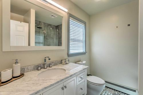 Renovated Barrington Cottage With Beach Access