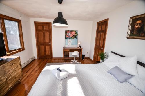 Michie House - Providence Gano St