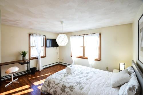 Michie House - Providence Gano St