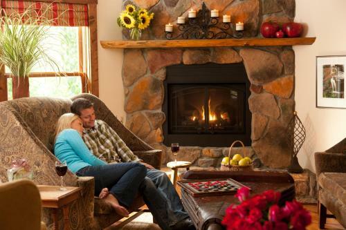 Posada Inn & Spa At Cedar Falls