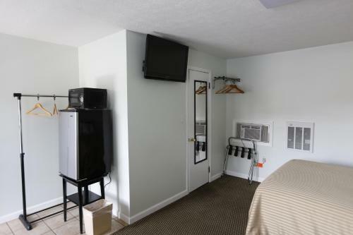 Plaza Motel