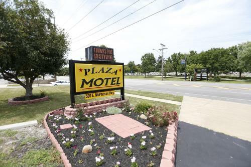 Plaza Motel
