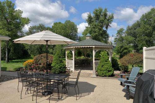 Hotel Coshocton Village Inn & Suites