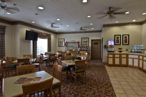 Hotel Coshocton Village Inn & Suites