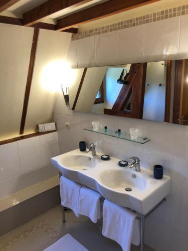 Hostal Le Prieur� Des Fontaines