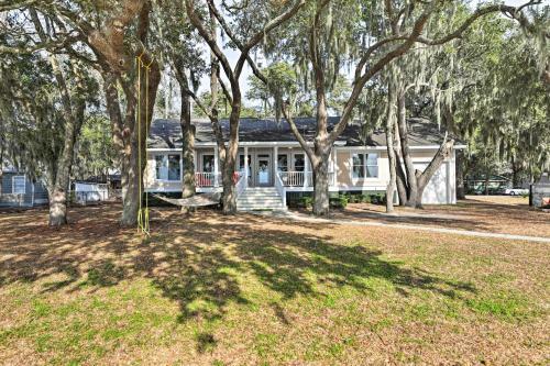 Lakefront Retreat With Game Room And Private Dock