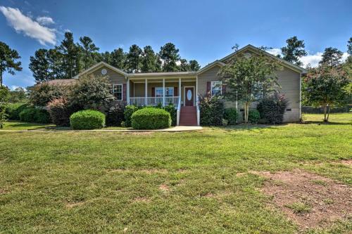 Spacious Lake Hartwell Home With Private Dock!