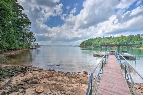 Spacious Lake Hartwell Home With Private Dock!