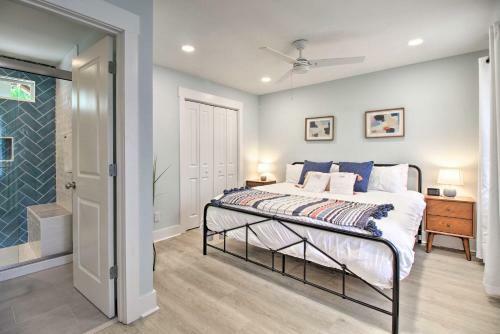 New! Renovated 2 Bed 2 Bath Apartment Downtown