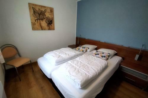 Villa With Pool - La Pironni�re
