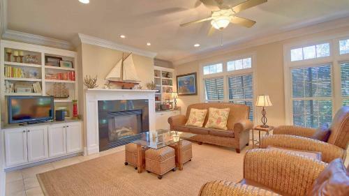 Beach Retreat By Peace Vacations