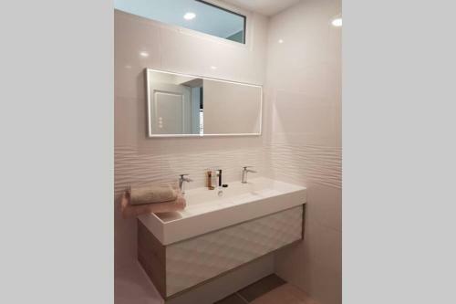 Villa La S�r�nit� Dans Un Cocon de Verdure