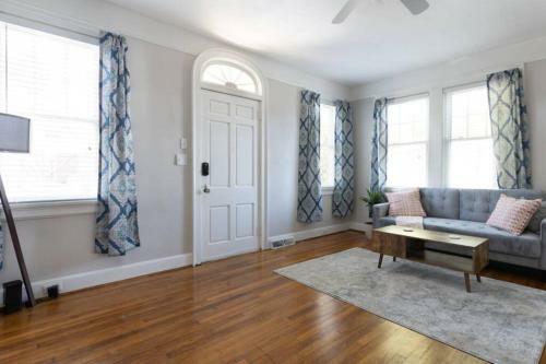 Apartamento Charming Home Short Walk From Downtown