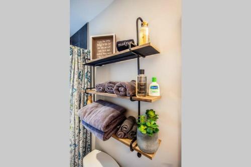 Crest Haven Near Downtown Greenville