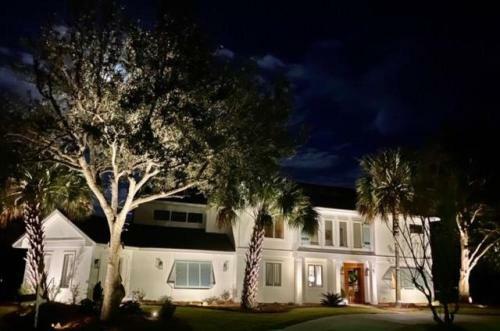 6 34th Avenue