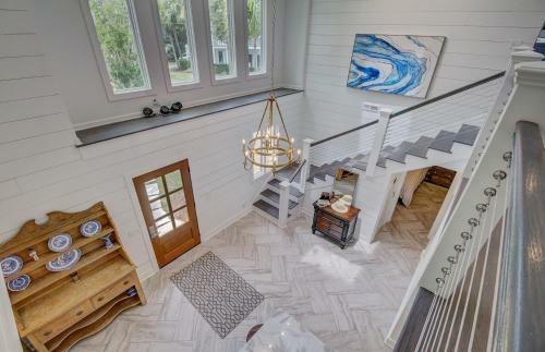 6 34th Avenue