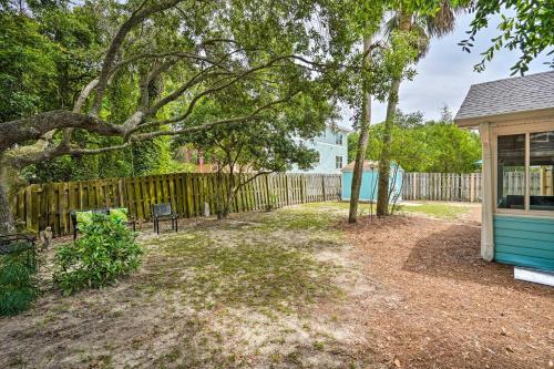Beachy Isle Of Palms Home, 1 Block To Coast!