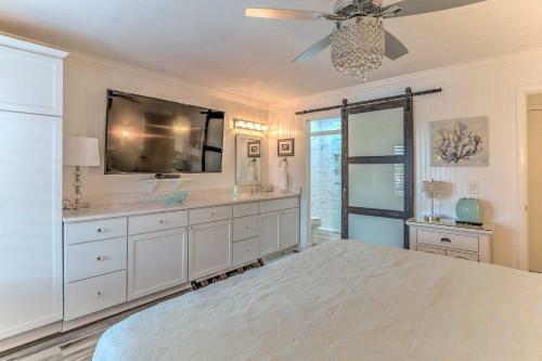 Villa Beachfront Oasis Condo With Deck And Pool Access