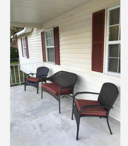 A Cozy Spot On Montague