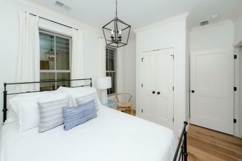 Guesthouse Charleston West 242 B And C