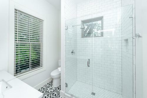 Guesthouse Charleston West 242 B And C