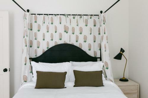 Guesthouse Charleston West 242 B And C