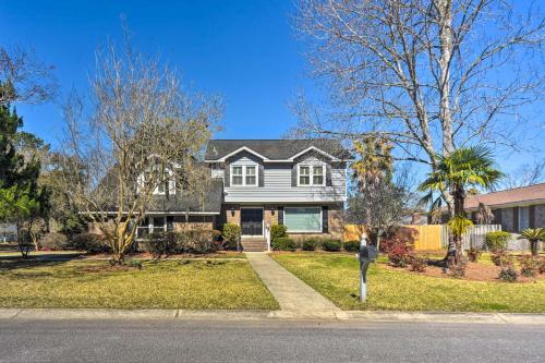 Charleston Family Home With Private Pool And Deck