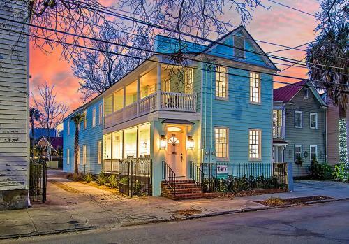 The Dunes On Coming Chic 8bd Luxury Duplex 2 Blocks From King Street