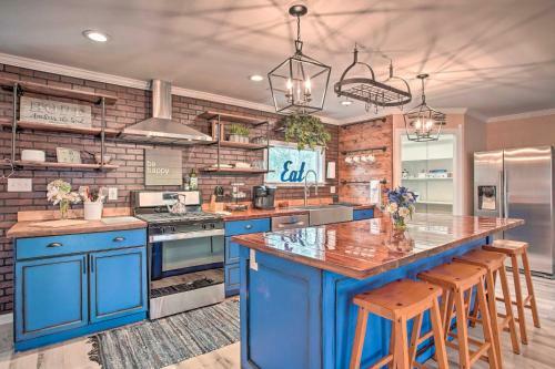 Charming Retreat On 20 Acres With Private Lake!