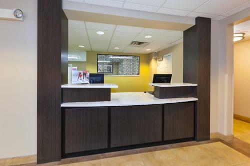 Candlewood Suites Polaris, An Ihg Hotel