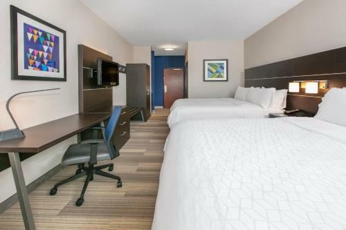 Holiday Inn Express Hotel & Suites Seaside Convention Center