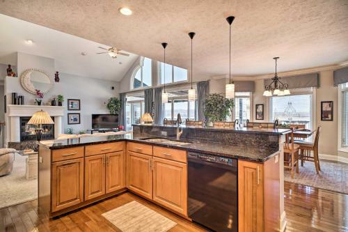Spacious Baneberry Home With Lake Douglas Views