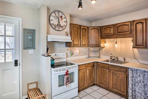 Cozy Rapid City Escape With Outdoor Fire Pit!