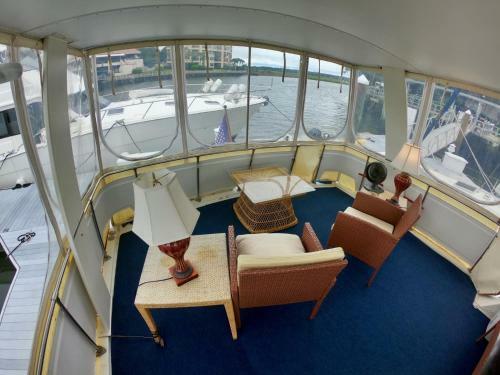 The Snuggery Vintage Yacht