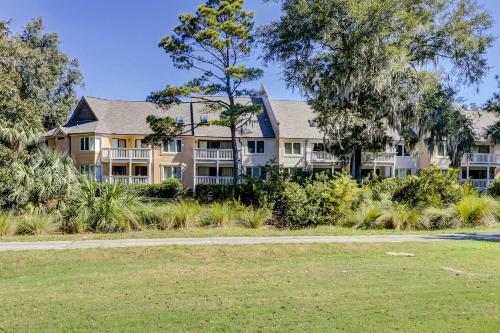 Colonnade Club 156