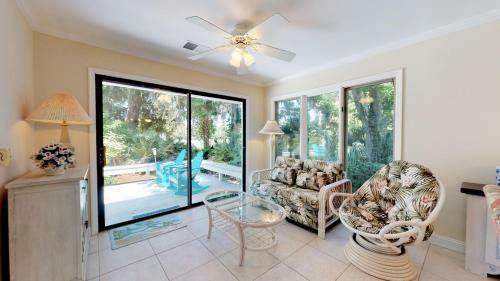 32 Heath Dr