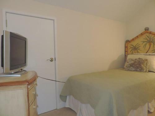 946 Inverness Village