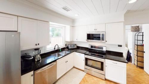 Beach Blossom - Bright, Updated Unit With Hot Tub On Patio
