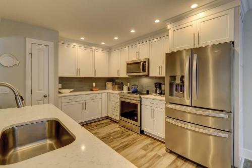 181 Beachwalk 3 Br Condo Shipyard