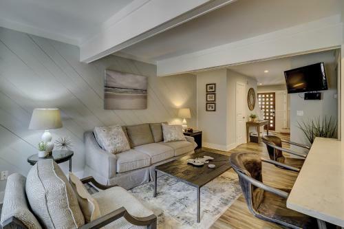 181 Beachwalk 3 Br Condo Shipyard