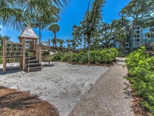 Villa 3208 Windsor Court South