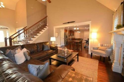 Beautiful And Spacious Family House.