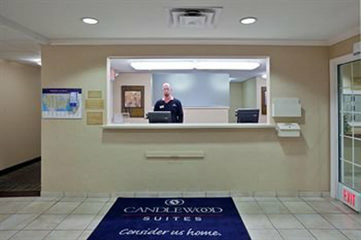 Hotel Candlewood Suites Medford