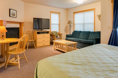 Hotel Sea Breeze Court