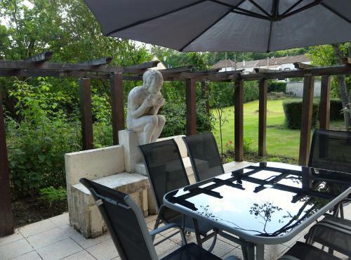 Hostal Maison Lalong�re