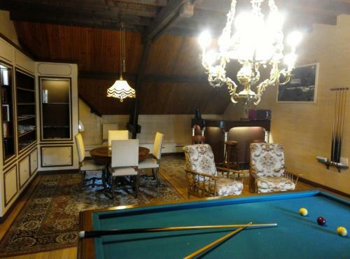 Hostal Maison Lalong�re