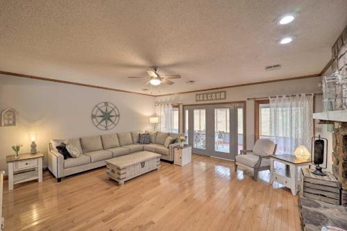 Johnson City Family Home With Front Porch!