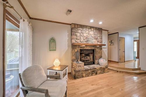 Johnson City Family Home With Front Porch!
