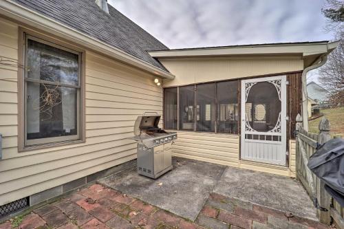 Johnson City Family Home With Front Porch!