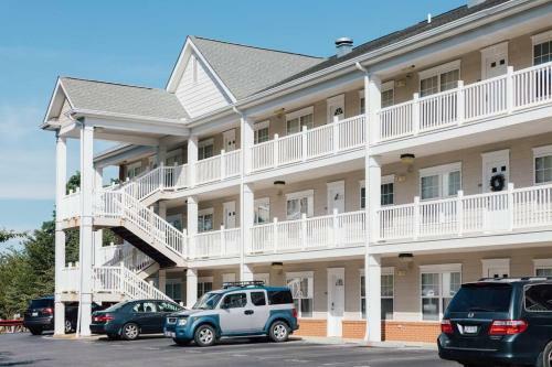 The Bohemian Escape Near Etsu- King Bed!